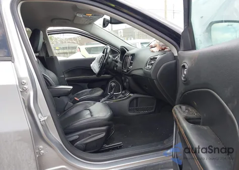 2018 Jeep Compass Limited 4X4 из США, поврежденный, VIN 3C4NJDCB9JT267021